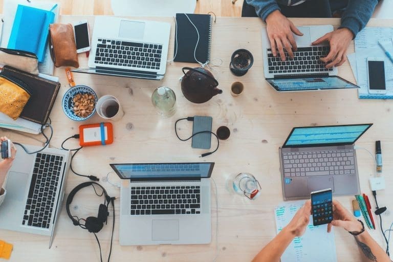 Digitalisation du parcours client : faire appel à une agence web pour votre site web